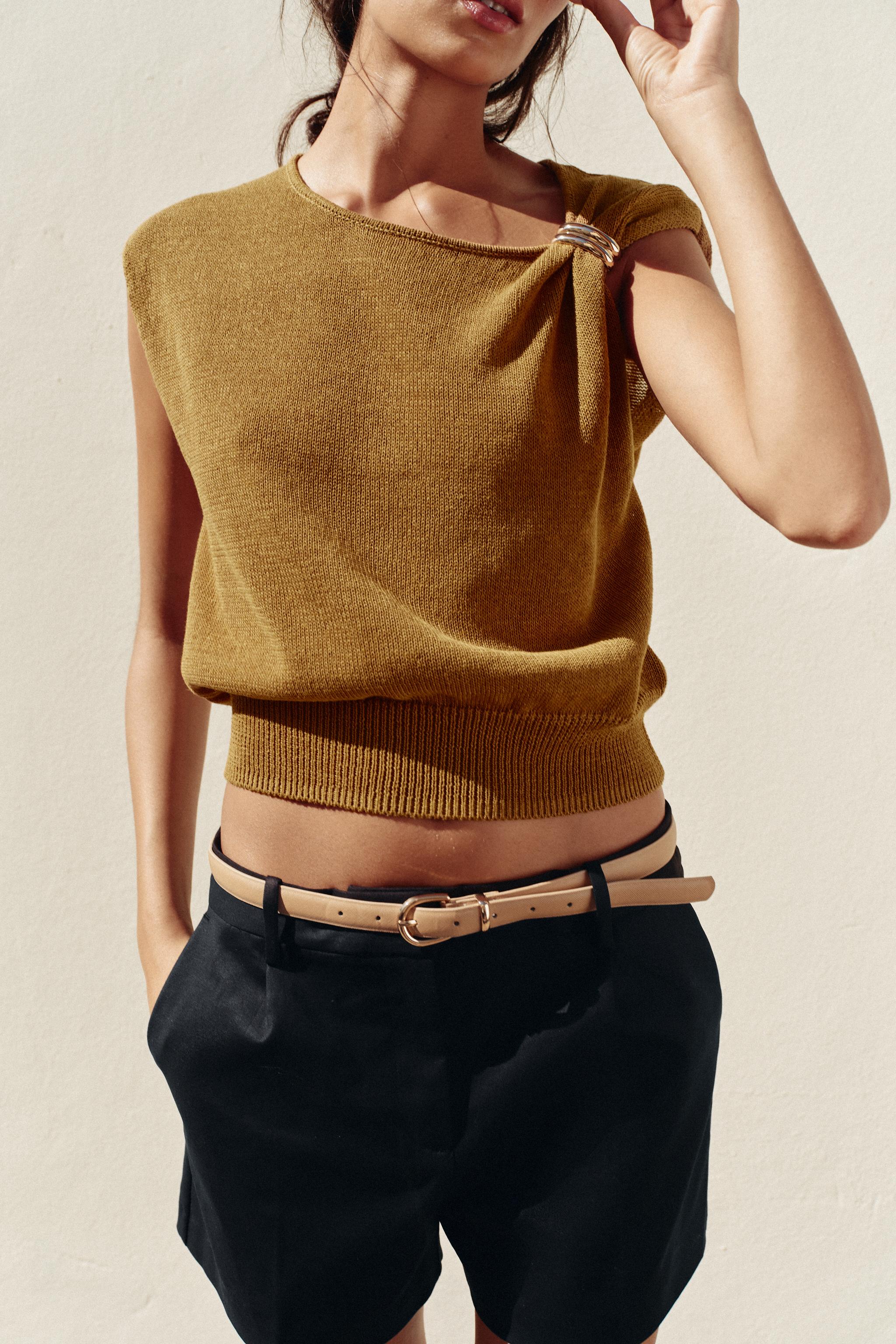 KNIT TRIM TOP
